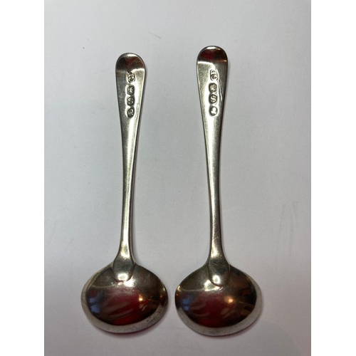 190 - Pair of Antique George III Silver salt spoons.  Larger than usual at 9.35cm.  Clear Hallmark for Lon... 