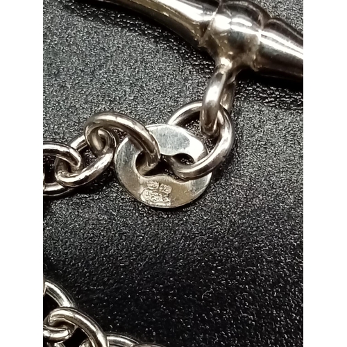 79 - 9ct white gold chain and heart pendant. Weighs 5g and aprox 45cm long.