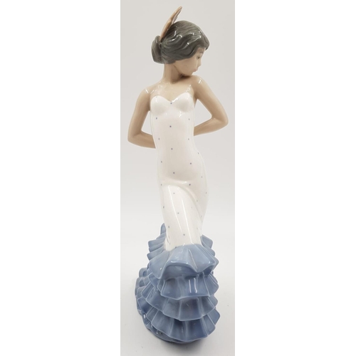 180 - Lladro Porcelain Figure - Nao, Flamenco Dancer.
24cm tall.