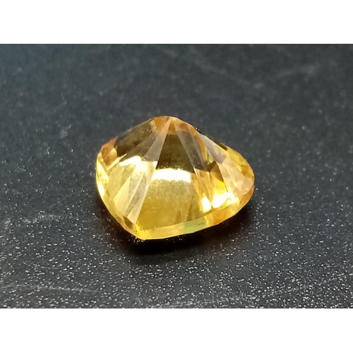 218 - 3.71 Cts Natural Citrine. Heart shape. IDT certified