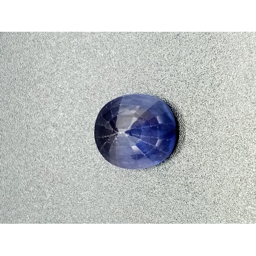 988 - 9.90 Cts Natural Blue Sapphire. Oval shape. ITLGR certified