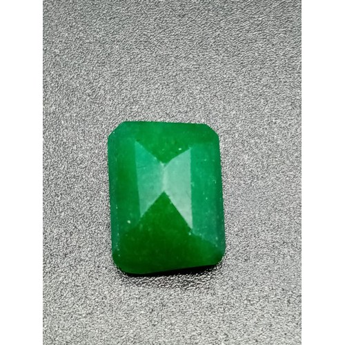 337 - 5.82 Cts Natural Emerald. Octagonal Step Cut shape. IGL&I certified