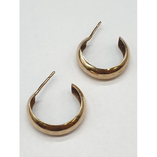 556 - A Pair of 9ct Gold Basic Hoop Earrings 1.3g