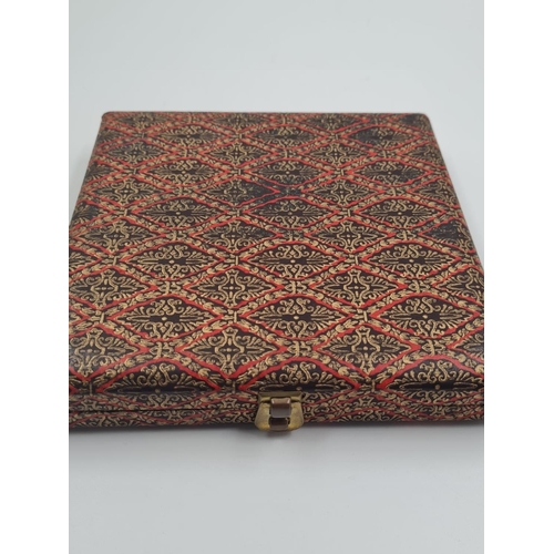 480 - A Set of Decorative Vintage Place Mats. Felt Bottom, original box. 15 x15cm.