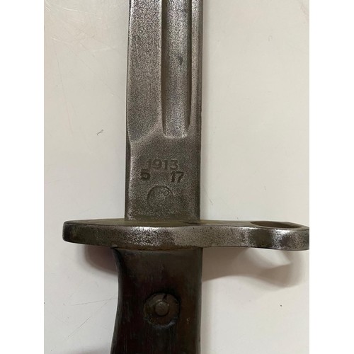 104 - Antique WWI 1913 British American Remington Knife. The ricasso is marked one one side with 1913 and ... 
