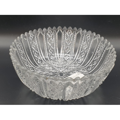 460 - A Beautiful Crystal Glass Fruit bowl (22cm dia) and two decorative Glass Bowls. (24 and 19cm).