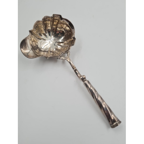 98 - Early English Silver Ladle. Weighs 82g and is 17cm long