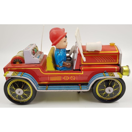 436 - Vintage Fire Chief Truck. Chef de Pompiers. As new, in original box. 26cm