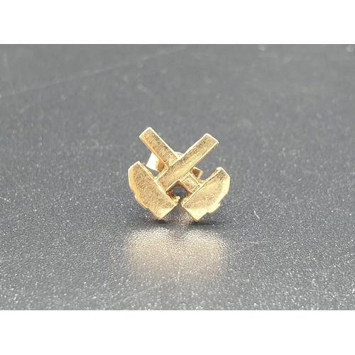 802 - 9ct yellow gold West Ham hammers single stud earring.