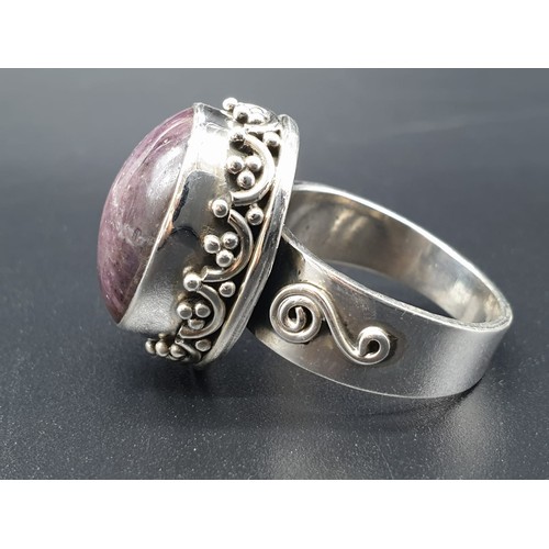 166 - Cabochon Star Ruby Ring in sterling silver in antique style with ruby approx 22cts size U