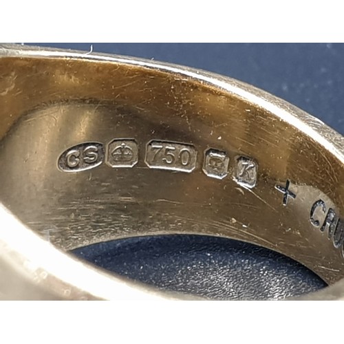 184 - An 18 carat (fully hallmarked) gents ring with a medieval style coat of arms and the inscription: CR... 