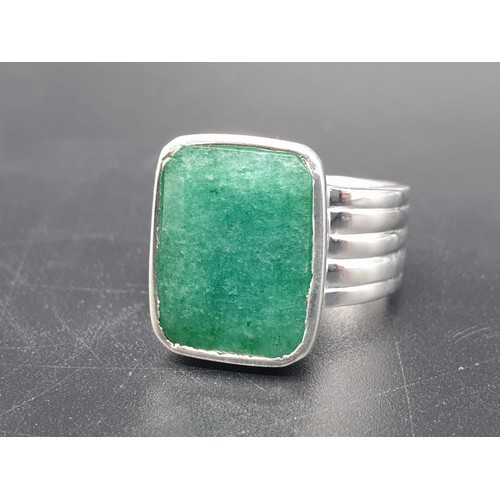 271 - A 12ct Emerald Gemstone Ring in Sterling Silver SIZE U