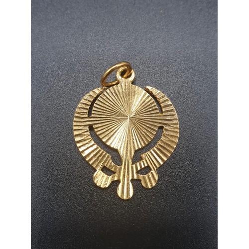 259 - A 22 carat, yellow gold, pendant. Weight: 3.7g.