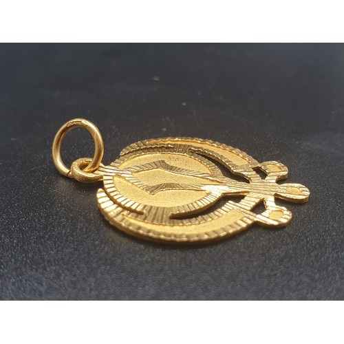 259 - A 22 carat, yellow gold, pendant. Weight: 3.7g.