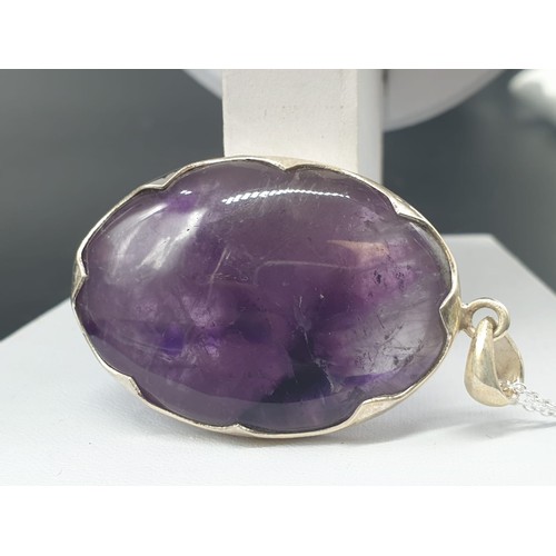 516 - 45cts Amethyst Gemstone pendant in sterling silver with chain