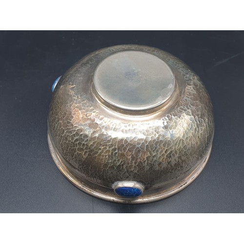 255 - arts and crafts solid silver bowl 118.94g
Diameter: 11.5cm x Height: 5.5cm