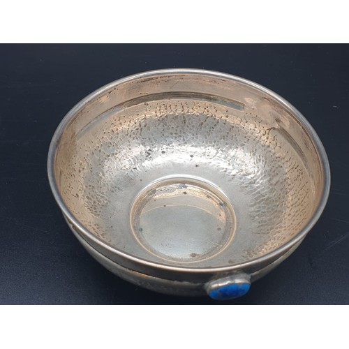 255 - arts and crafts solid silver bowl 118.94g
Diameter: 11.5cm x Height: 5.5cm