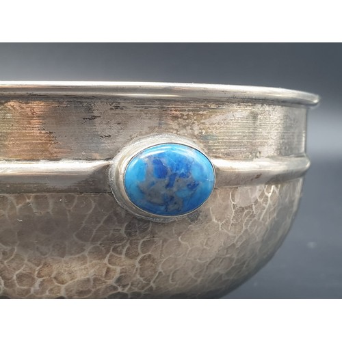 255 - arts and crafts solid silver bowl 118.94g
Diameter: 11.5cm x Height: 5.5cm