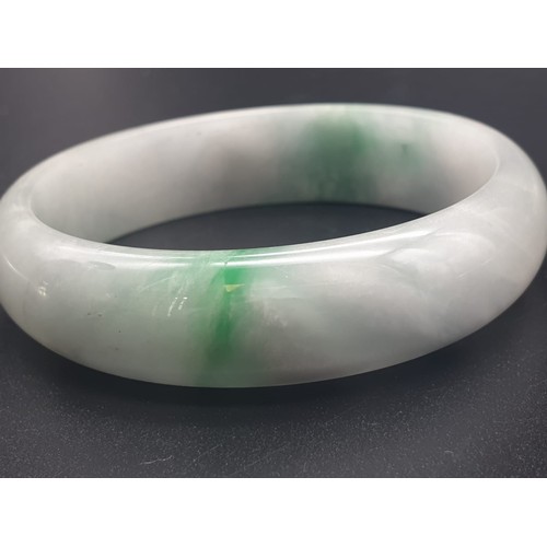 277 - CHINESE JADE BANGLE. 55g. Length: 18cm