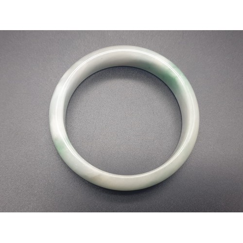 277 - CHINESE JADE BANGLE. 55g. Length: 18cm