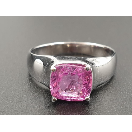116 - 18ct White Gold RING with a 1.9ct Pink Sapphire.  5.9g   Size: O.  Comes with Certified Gem and Jewe... 