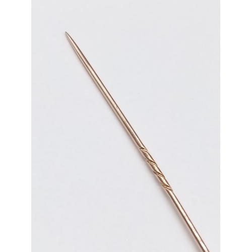 846 - Art Nouveau STICK PIN with a pearl head.  1.2g   5.5cm.