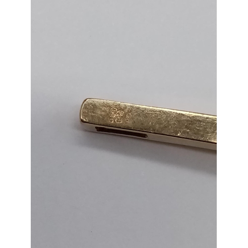 853 - Diamond 9k pendant. 1.28g