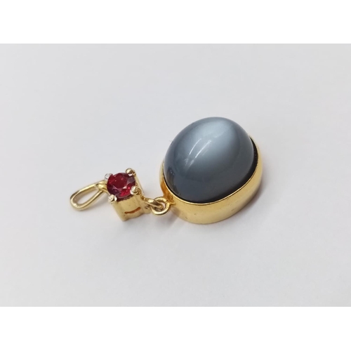 884 - Yellow Metal Ruby and Moonstone PENDANT.  3.37g  2cm drop