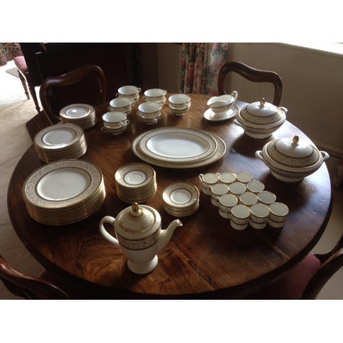 586 - Minton Aragon 92 pieces dinner set Mint condition to include:
12 x handled sop bowls
1 x coffee pot ... 