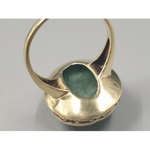 367 - Large jade vintage ring set in 14ct yellow gold, weight 7.5g and size O