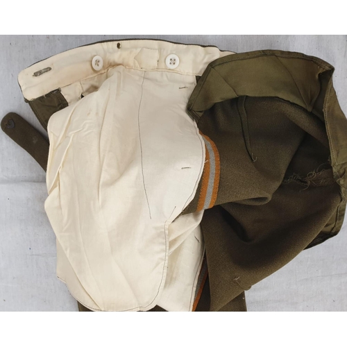 979 - Vintage Royal Yeomanry uniform. 40 inch chest. 34 inch waist.