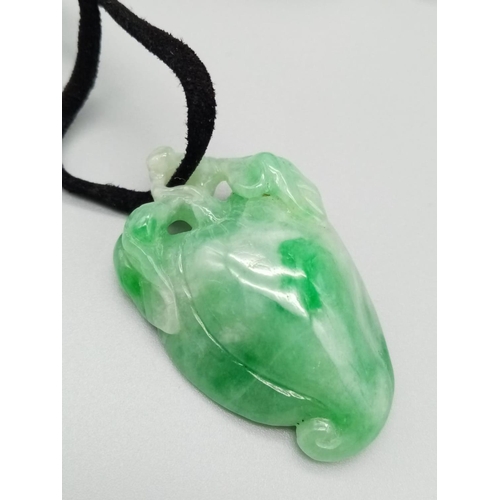 226 - Large natural jade pendant weight 19g and size 4x2.5cm approx