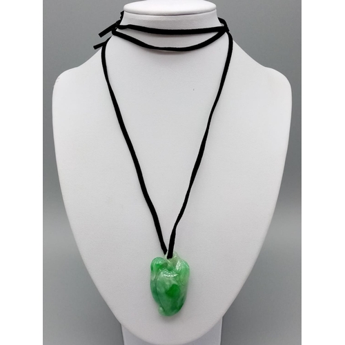 226 - Large natural jade pendant weight 19g and size 4x2.5cm approx