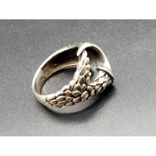 352 - Celtic silver ring, weight 11g and size S