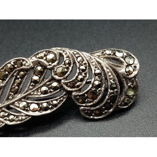 539 - Victorian silver macasite leaf brooch, weight 6g and 5.5cm wide