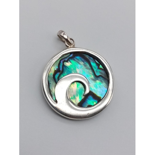 784 - New Zealand shell silver pendant