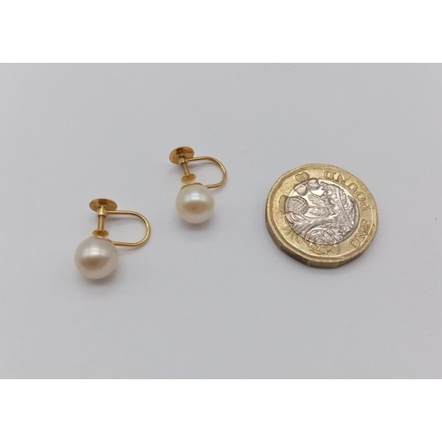 633 - Pair of 9ct pearl earrings, weight 2.28g