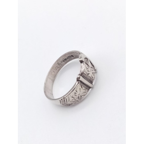 776 - Silver buckle ring, weight 3g and size O