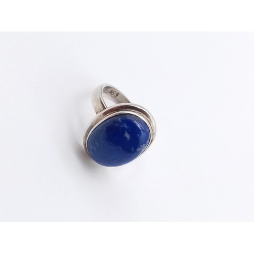 777 - Lapis lazuli silver ring, weight 5.2g and size N