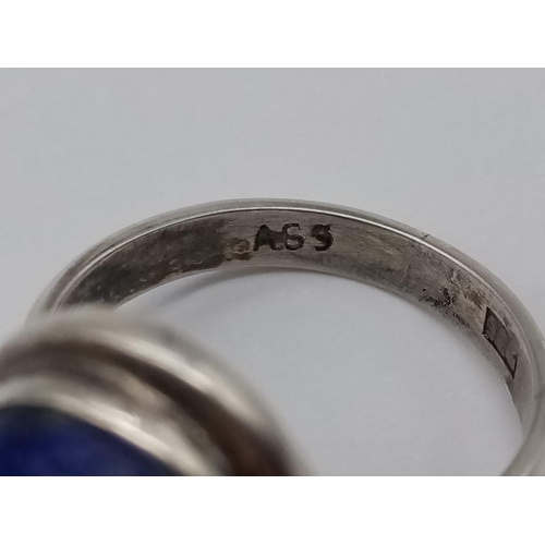 777 - Lapis lazuli silver ring, weight 5.2g and size N