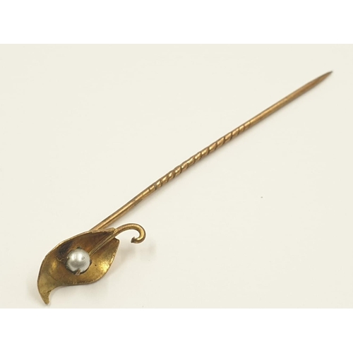 872 - Victorian Yellow metal Pearl Stick Pin.   6.2cm