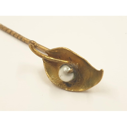 872 - Victorian Yellow metal Pearl Stick Pin.   6.2cm