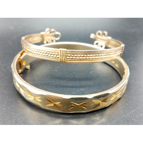 915 - 2 Yellow-Metal Bangles. 43g