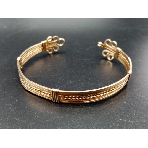 915 - 2 Yellow-Metal Bangles. 43g