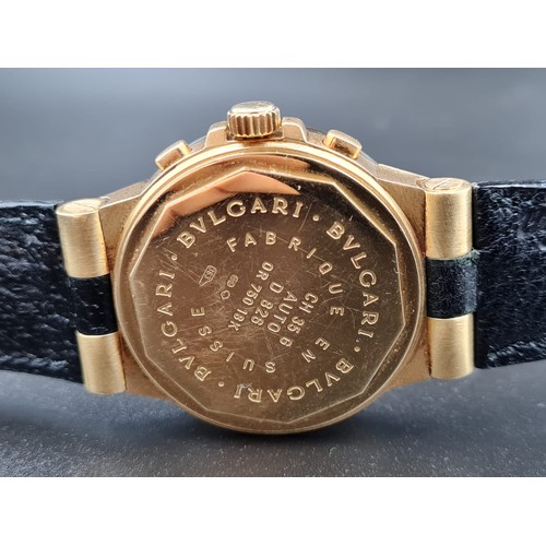 9 - A BULGARI AUTOMATIC GENTS WATCH IN 18CT GOLD
CHRONOMETER STYLE WITH STUNNING WHITE FACE.
38MM.
