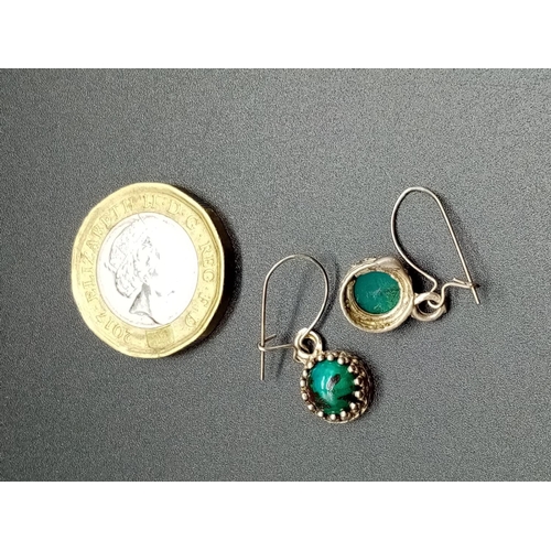 713 - Vintage silver and green agate earrings in presentation box