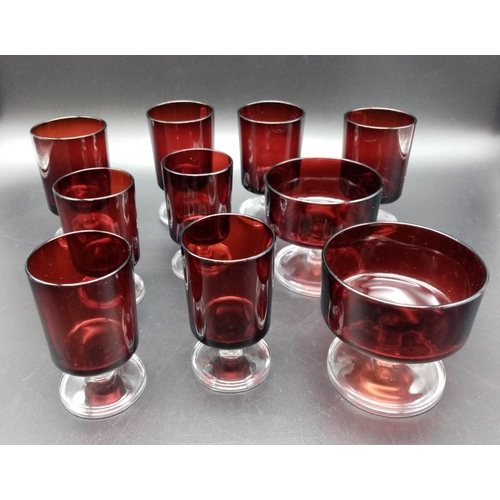 930 - 10 Piece Set of 1970s Luminarc Red French Glassware.