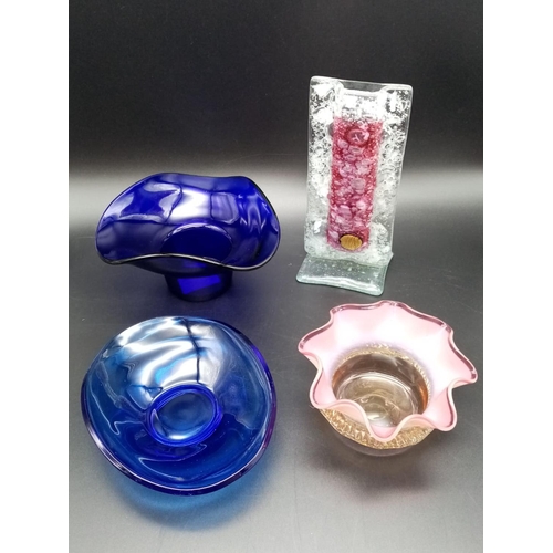 927 - 4 Pieces of Retro Blue and Pink Glassware. 19cm tallest piece.