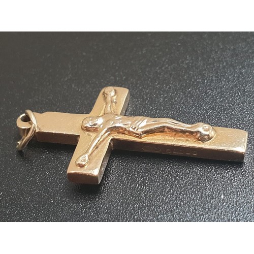 506 - 9CT YELLOW GOLD CRUCIFIX, WEIGHT 3.4G