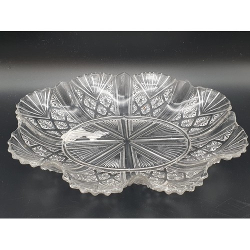 460 - A Beautiful Crystal Glass Fruit bowl (22cm dia) and two decorative Glass Bowls. (24 and 19cm).